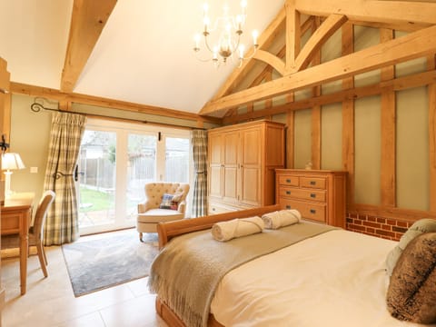 3 bedrooms, individually decorated, individually furnished, free WiFi