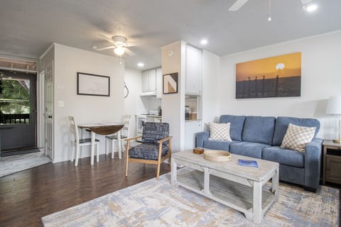 The Coffee Table lifts doubling as a workspace