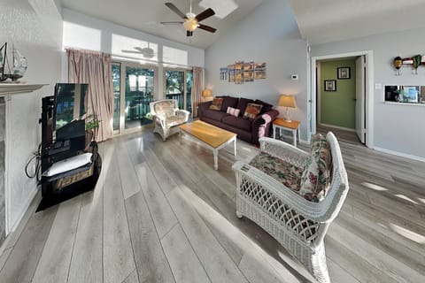 Condo (3 Bedrooms) | Property amenity
