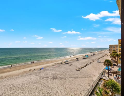 Condo (2 Bedrooms) | Property amenity