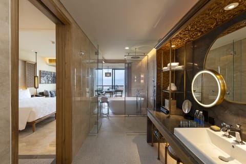 Separate tub and shower, deep soaking tub, rainfall showerhead