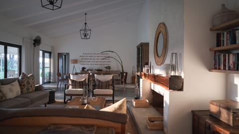 Exclusive House | Living area