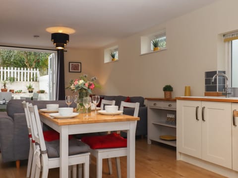 Fridge, electric kettle, toaster, cookware/dishes/utensils