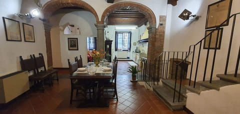 Table, Furniture, Property, Picture Frame, Building, Chair, Wood, Interior Design, Window, Architecture