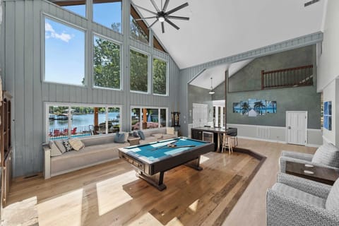 House (5 Bedrooms) | Interior
