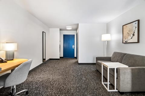 Room, 1 King Bed with Sofa bed | Living area