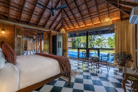 Lily Pad 5 Bedroom | 5 bedrooms, desk, iron/ironing board, free WiFi