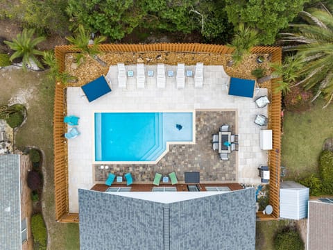 Welcome to Emerald Cove, your slice of paradise!