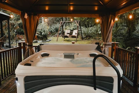Covered Hot Tub for relaxing after a day exploring Mt. Rainier!!