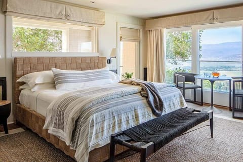 Egyptian cotton sheets, premium bedding, down comforters, free minibar