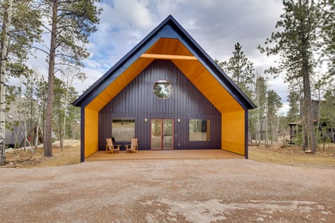 Lead Vacation Rental | 3BR | 3BA | 2,000 Sq Ft | 1 Step to Enter