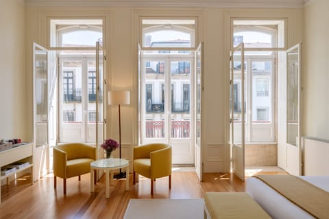 Deluxe Double Room, Balcony, City View | Premium bedding, free minibar, in-room safe, blackout drapes