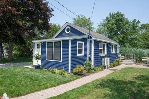 Modern Cabin Narrow River;  201 Middlebridge Rd., Wakefield, RI