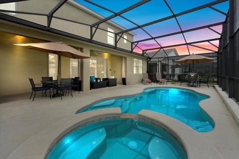 Welcome to our baby friendly 5 bedrooms villa with Private Pool and Game Room. This fabulous villa is at Sonoma Resort next to The Loop, a shopping and entertainment hub. It’s only minutes away from Disney World, Universal Orlando and more!