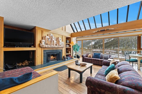 Condo (2 Bedrooms) | Property amenity