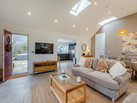 Living room/dining room | Y Beudy Gwydir, Trefor Nr Caernarfon