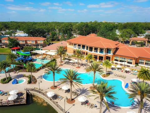 Welcome to Regal Oaks Resort