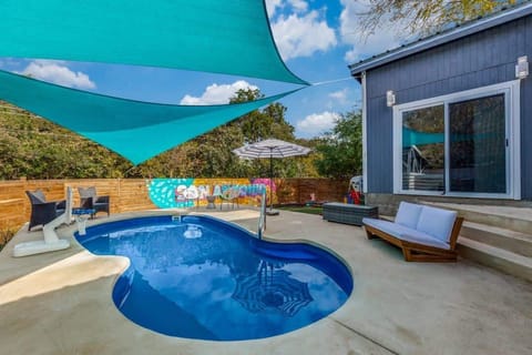 Private pool with optional heating, lounge seating & shade