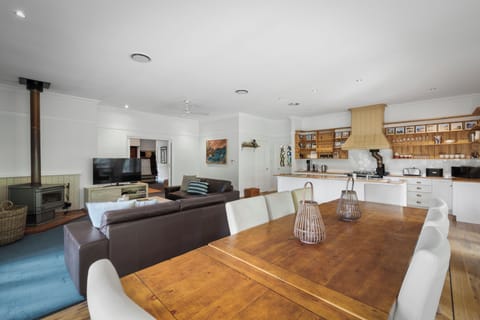 LUCINDALE AIRBNB RETREATS TASMANIA DEC 2023 PRINT-13