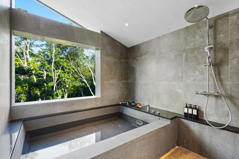Luxury Villa | Bathroom | Towels