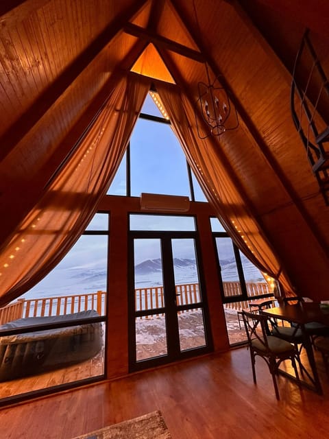 Exclusive Cabin | Bathroom | Towels