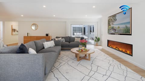 Living Room | Smart TV