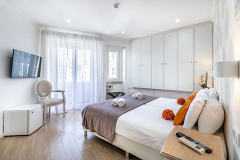 City Penthouse | 9 bedrooms, free WiFi, bed sheets