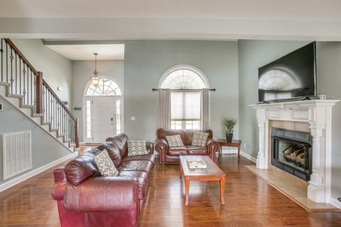 Clarksville Vacation Rental | 4BR | 2.5BA | 2,087 Sq Ft | 4 Steps to Enter