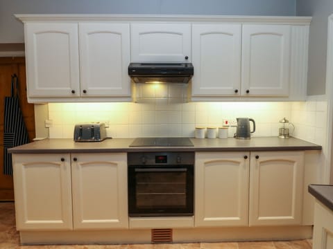 Fridge, dishwasher, electric kettle, toaster