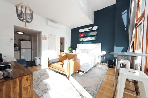 Studio with King Bed and kitchen