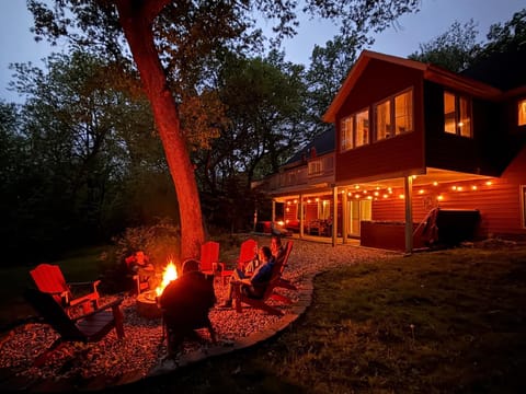 Gather around the backyard firepit for s’mores and good memories.