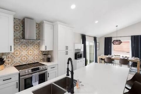 B259eda8 f7c4 4ac1 9000 aacacd936924