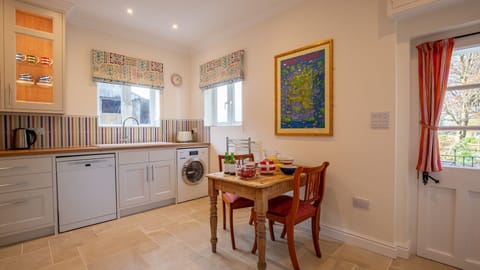 Kitchen, Sundown Lodge, Bolthole Retreats