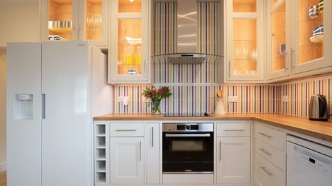 Kitchen, Sundown Lodge, Bolthole Retreats