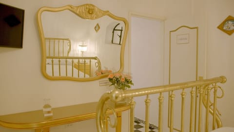 Design Room, 1 Double Bed | Hypo-allergenic bedding, down comforters, free WiFi, bed sheets