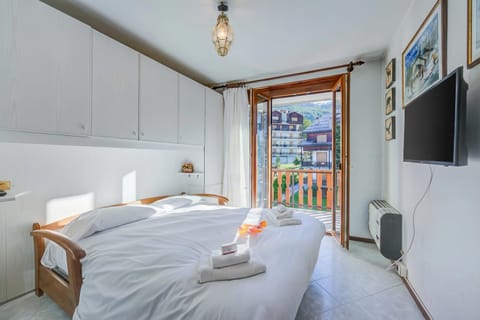 Family Apartment, 2 Bedrooms, Balcony (Appartamento Villa Margherita City) | 2 bedrooms