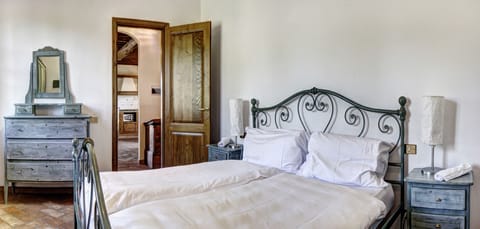 Traditional Cottage, 2 Bedrooms, Vineyard View (Acquila) | Premium bedding, desk, free cribs/infant beds, free WiFi