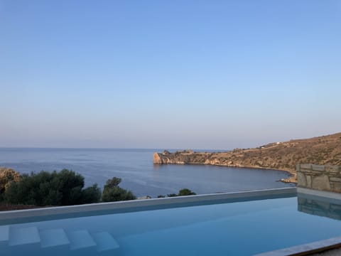 A private pool with majestic views for you!