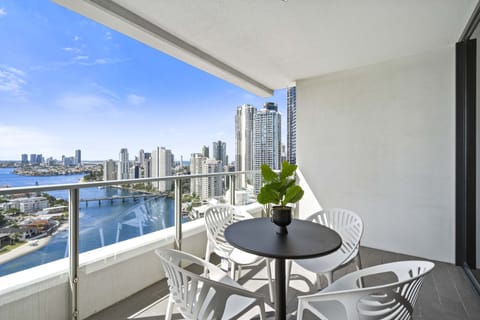 2 Bedroom 1 Bathroom Hinterland View Apartment  | Balcony