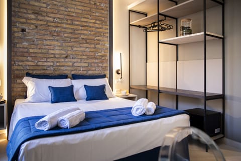 Standard Double Room | In-room safe, desk, laptop workspace, free WiFi