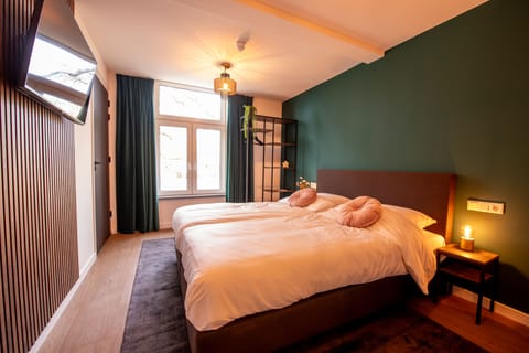 Standard Double Room | Hypo-allergenic bedding, memory foam beds, in-room safe, desk