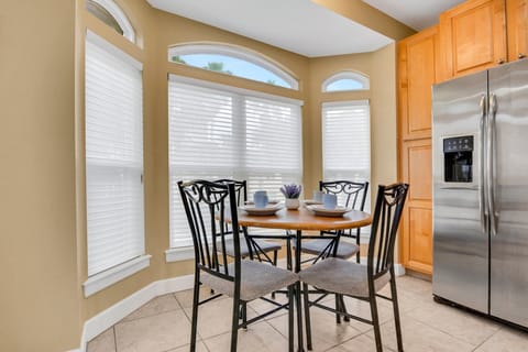 Kitchen Great spot for a morning coffee and breakfast