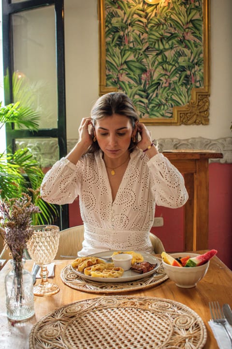 Daily cooked-to-order breakfast for a fee