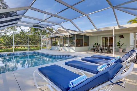 Bradenton Vacation Rental | 2BR | 2BA | 1,379 Sq Ft | Step Free via Garage