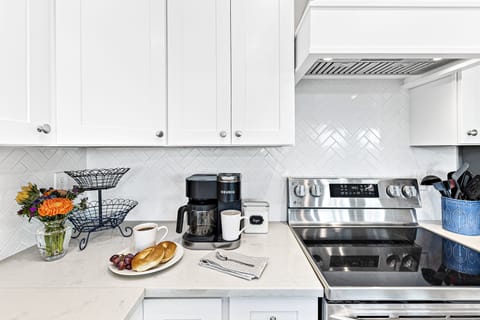 We have a duel Keurig. It's ready to make both Pods or a large pot of coffee.