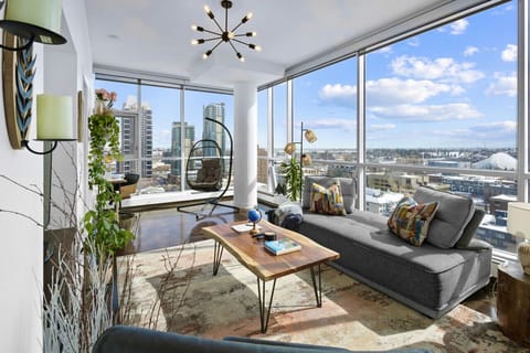 Take a deep breath and enjoy the amazing views.You`ll have 60 feet of floor-to-ceiling windows. Unobstructed views for as far as the eye can see!