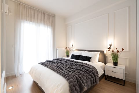 Luxury Apartment | 1 bedroom, in-room safe, individually decorated, individually furnished