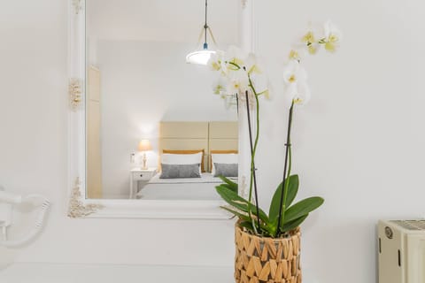 Luxury Suite | 2 bedrooms, in-room safe, individually furnished, desk