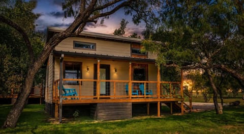 Welcome  to Paintbrush River's Edge Cottage, a Fredericksburg river front retreat. This property is directly on the back of the property and 100% riverfront. 