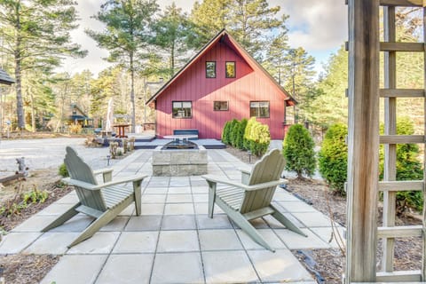 Tamworth Vacation Rental | 3BR | 2.5BA | 1,300 Sq Ft | Steps Required